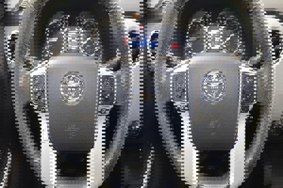 Used 2014 Toyota Tundra Limited w/ Limited Premium Package image 34