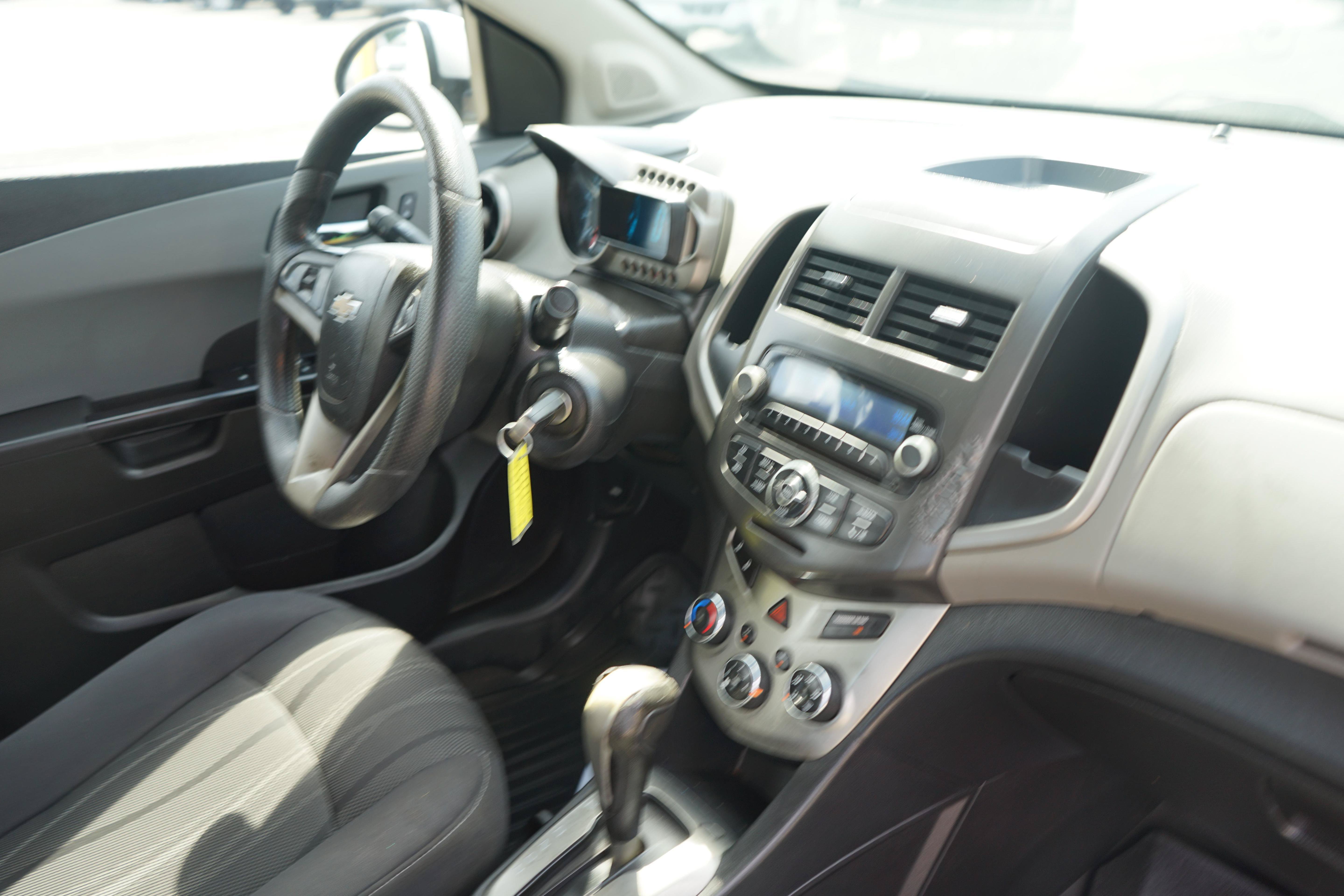 Used 2015 Chevrolet Sonic LT FWD image 21