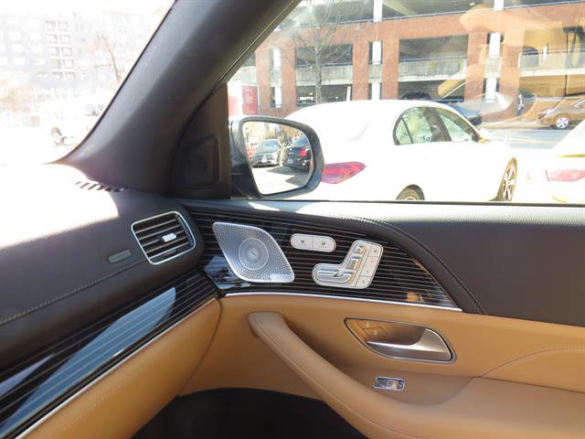 Used 2024 Mercedes-Benz GLS 450 4MATIC image 17