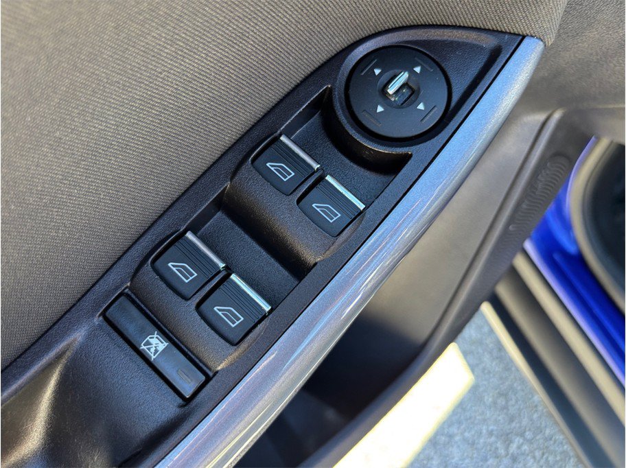 Used 2014 Ford Focus Titanium FWD image 19