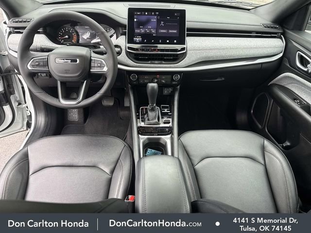Used 2024 Jeep Compass Latitude AWD/4WD image 17