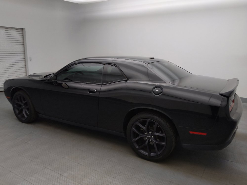 Used 2020 Dodge Challenger SXT w/ Blacktop Package RWD image 3