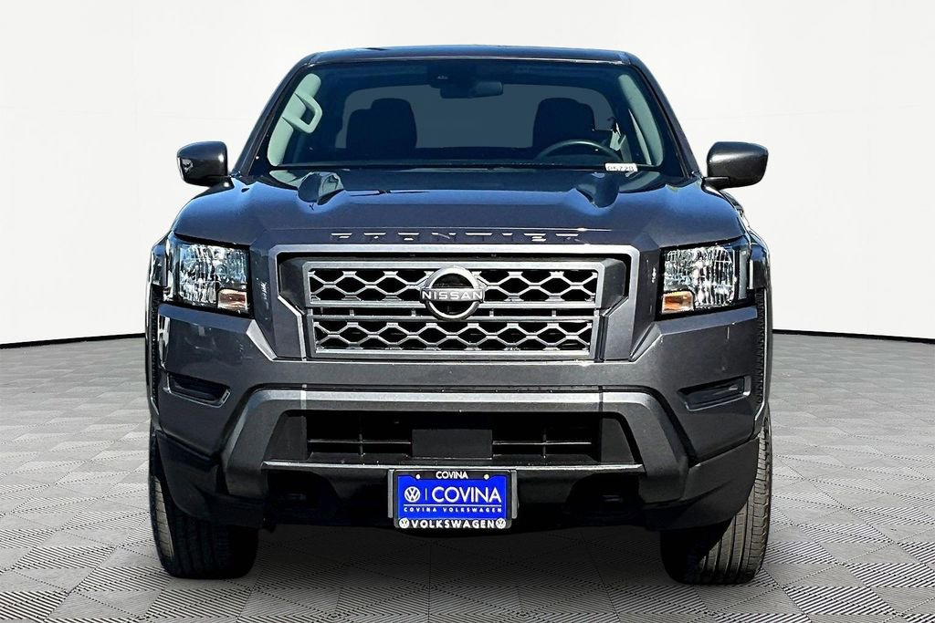Used 2023 Nissan Frontier SV w/ Tow Package image 2