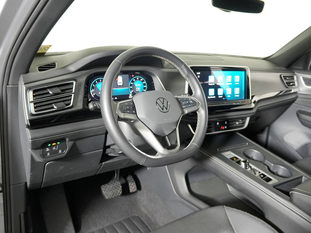 Used 2024 Volkswagen Atlas Cross Sport SE AWD/4WD image 14