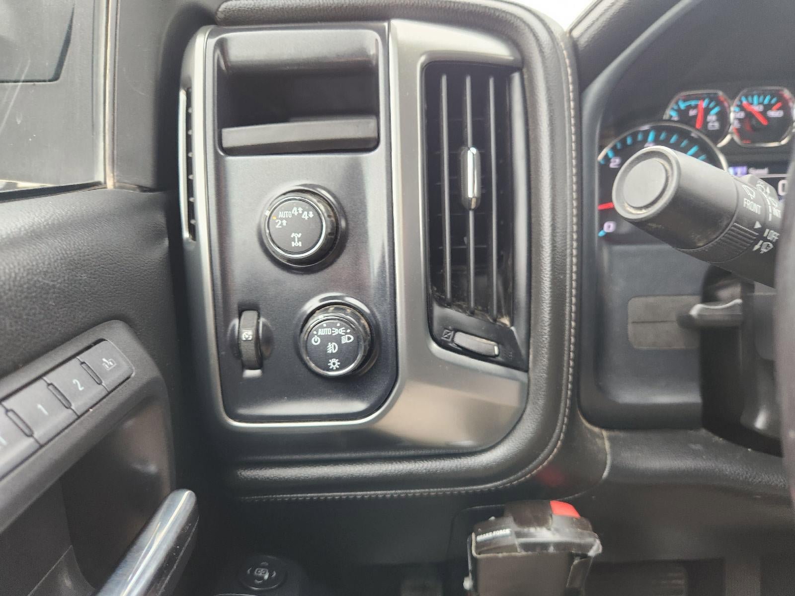 Used 2017 Chevrolet Silverado 1500 LTZ AWD/4WD image 20