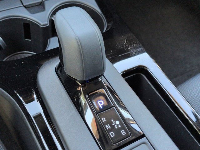 Certified 2025 Toyota Prius LE FWD image 15