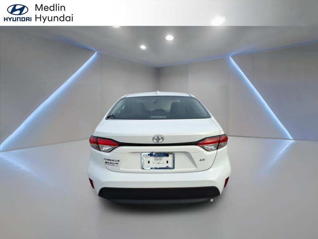 Used 2024 Toyota Corolla LE w/ LE Convenience Package FWD image 4