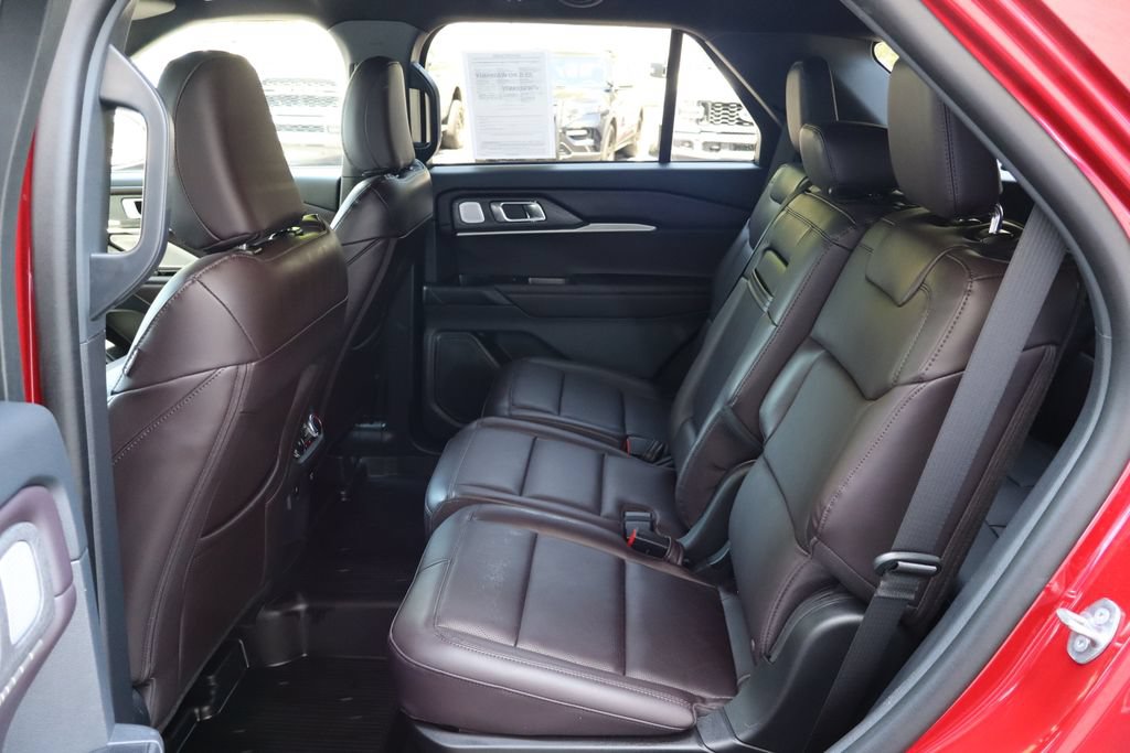 Used 2026 Ford Explorer Platinum AWD/4WD image 12