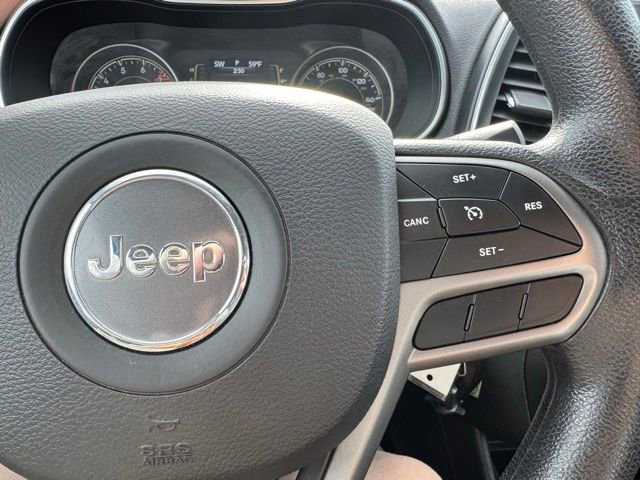 Used 2019 Jeep Cherokee Latitude w/ Popular Appearance Group image 28