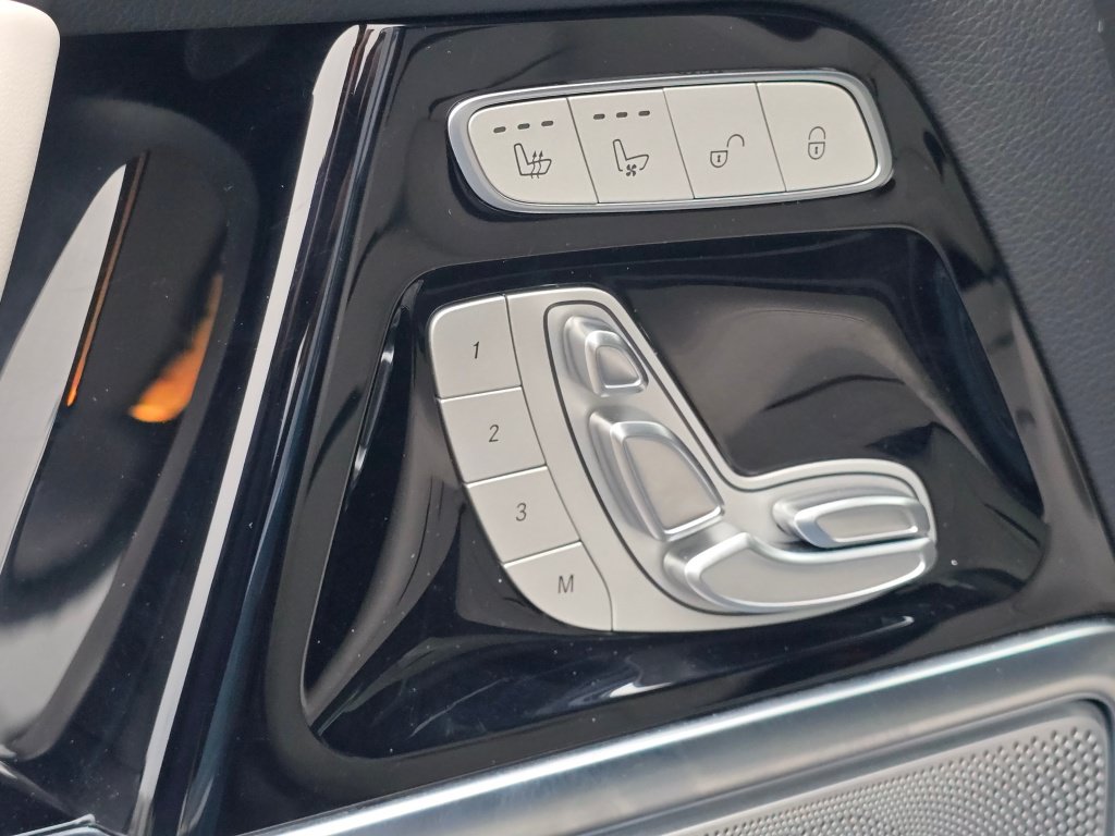 Used 2025 Mercedes-Benz G 63 AMG 4MATIC image 36