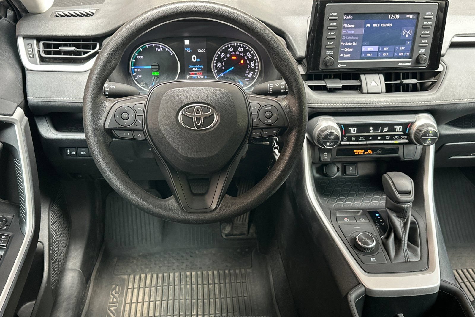 Used 2022 Toyota RAV4 LE AWD/4WD image 19
