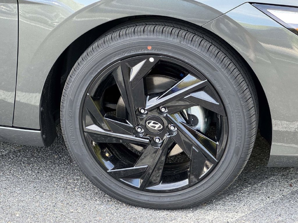 New 2026 Hyundai Elantra SEL Sport FWD image 7