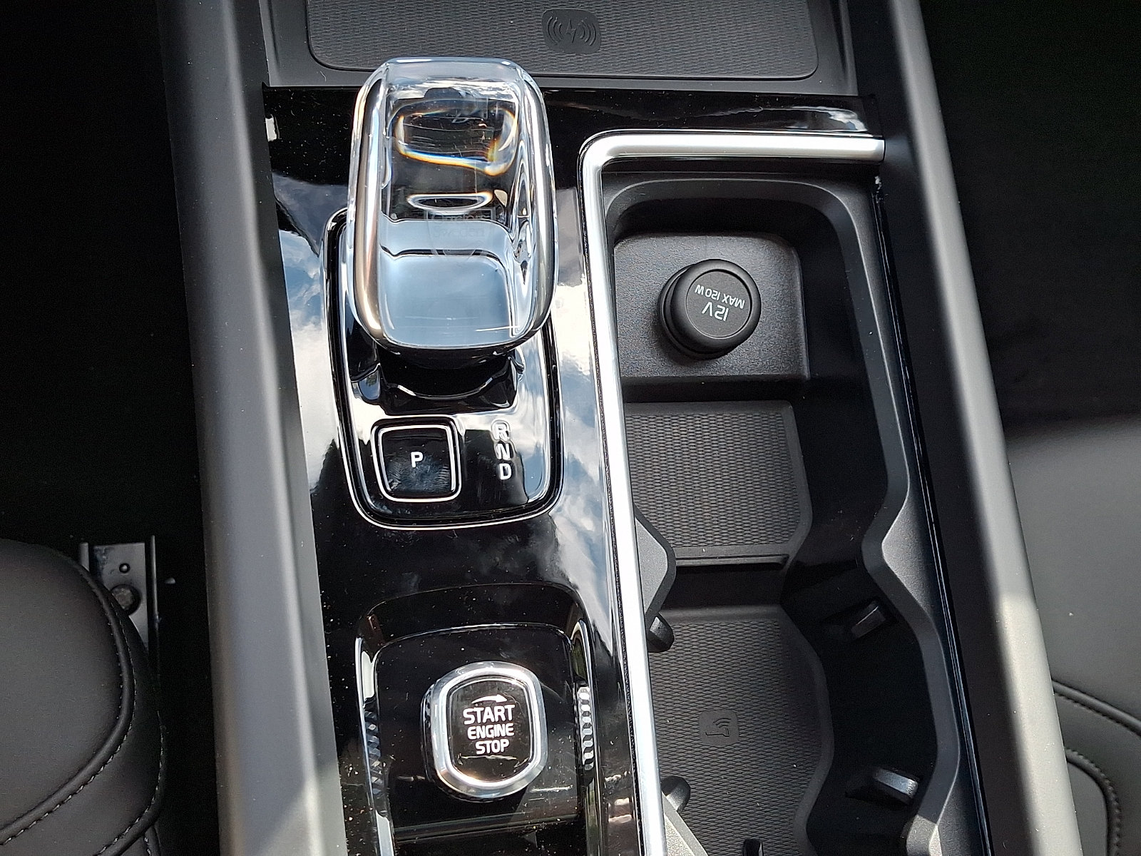 New 2026 Volvo XC60 B5 Plus w/ Protection Package Premier AWD/4WD image 8