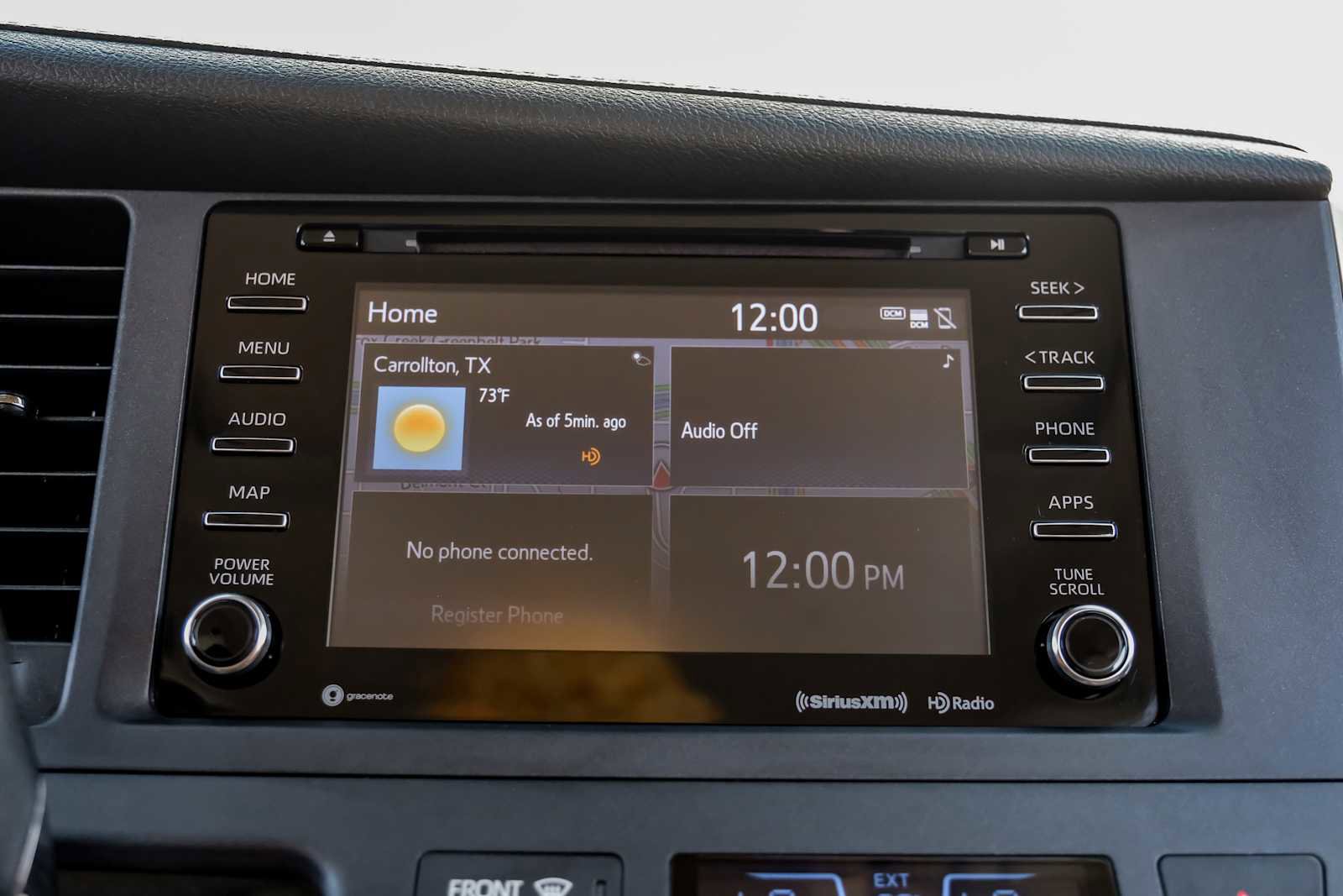 Used 2018 Toyota Sienna XLE image 29