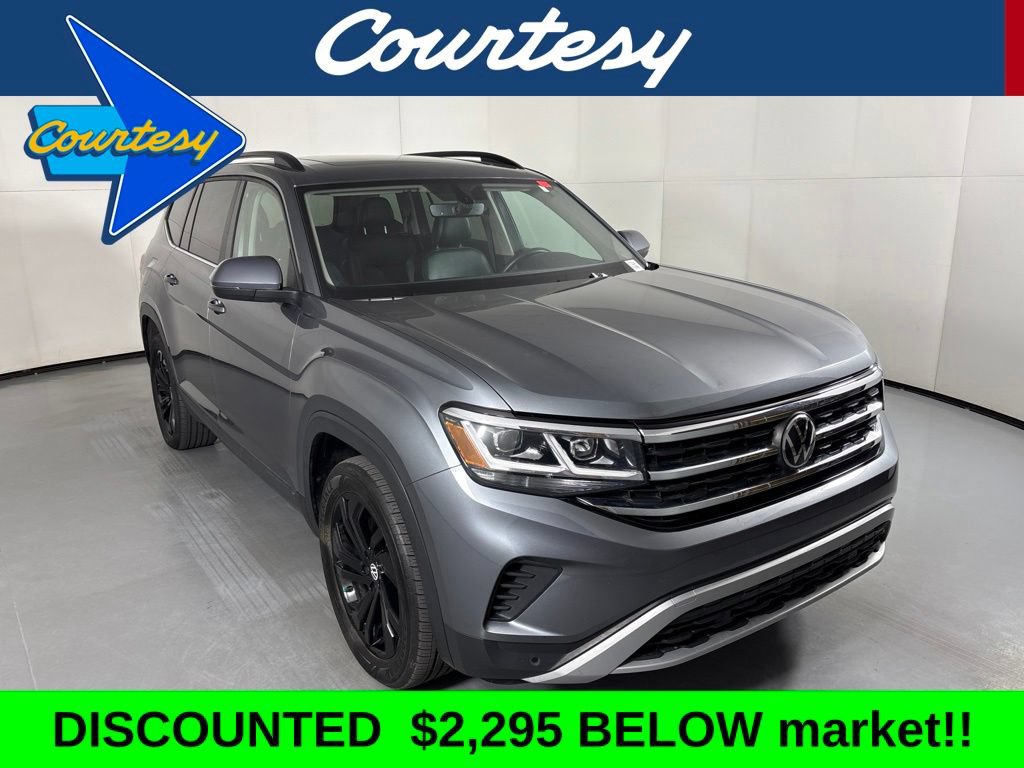 Used 2023 Volkswagen Atlas SE w/ Panoramic Sunroof Package FWD image 1