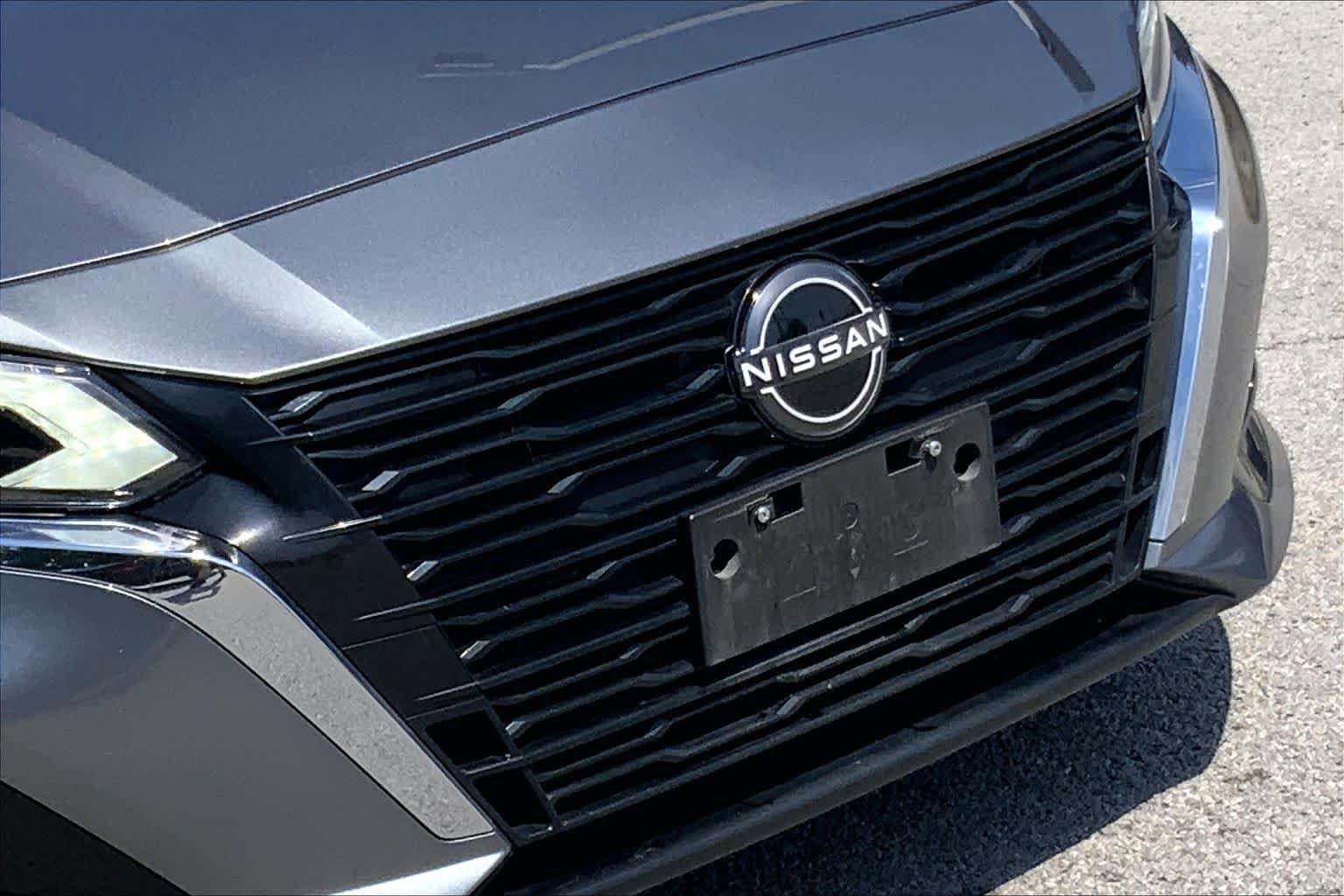 Used 2024 Nissan Altima 2.5 SV FWD image 24