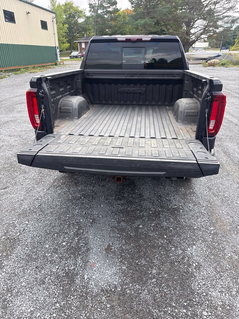 Certified 2023 GMC Sierra 1500 AT4 w/ Technology Package AWD/4WD image 12