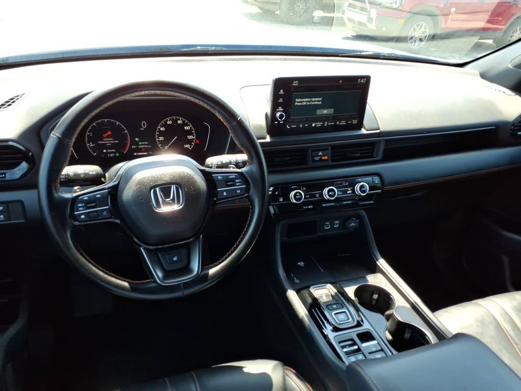 Used 2023 Honda Pilot TrailSport image 10