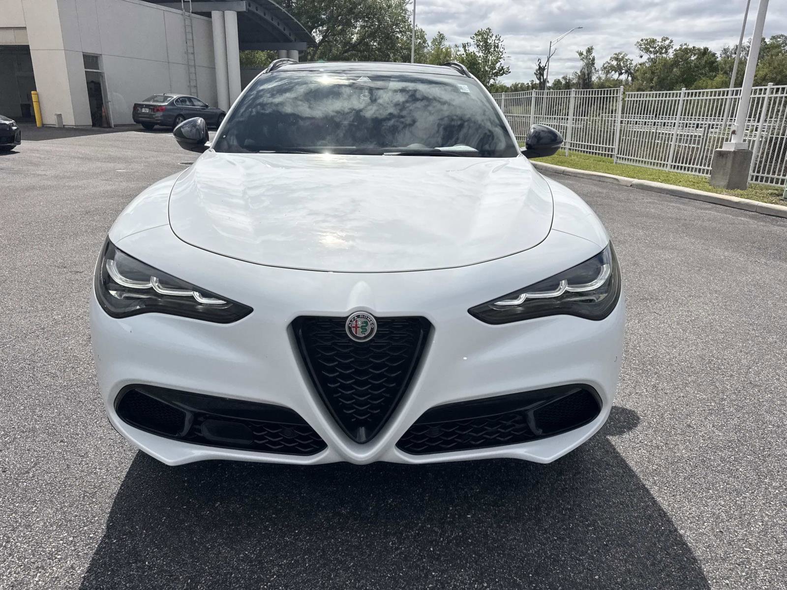 Used 2024 Alfa Romeo Stelvio Veloce image 9
