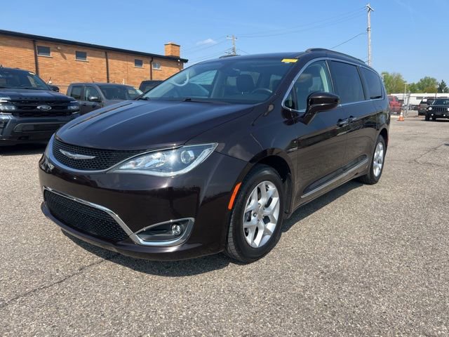 Used 2017 Chrysler Pacifica Touring-L w/ Tire & Wheel Group FWD image 26