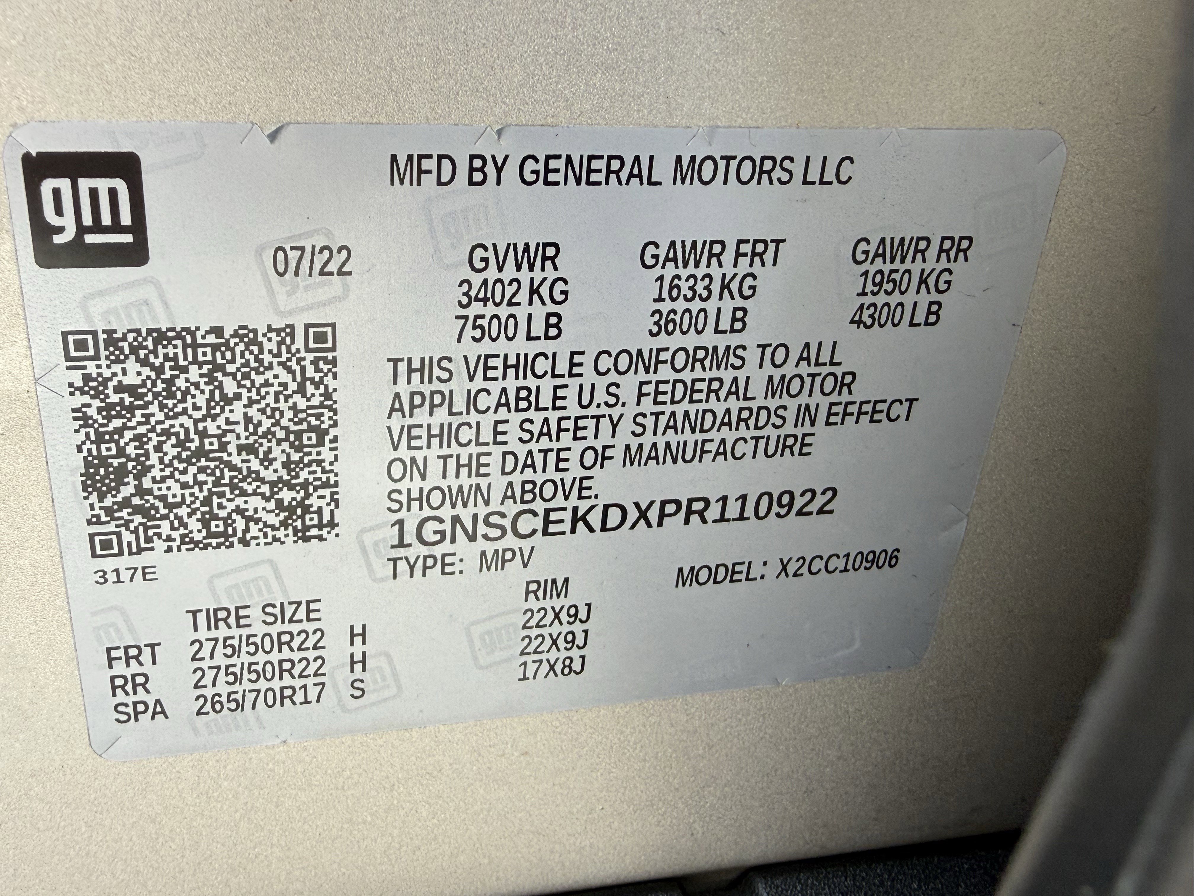 Used 2023 Chevrolet Suburban RST RWD image 35