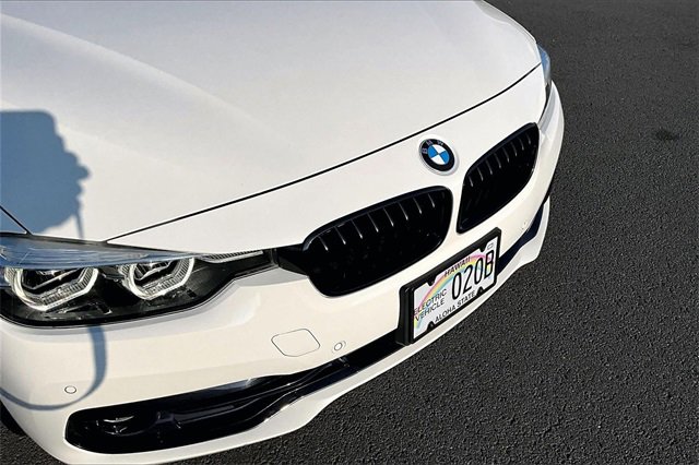 Used 2018 BMW 330e w/ Convenience Package image 30