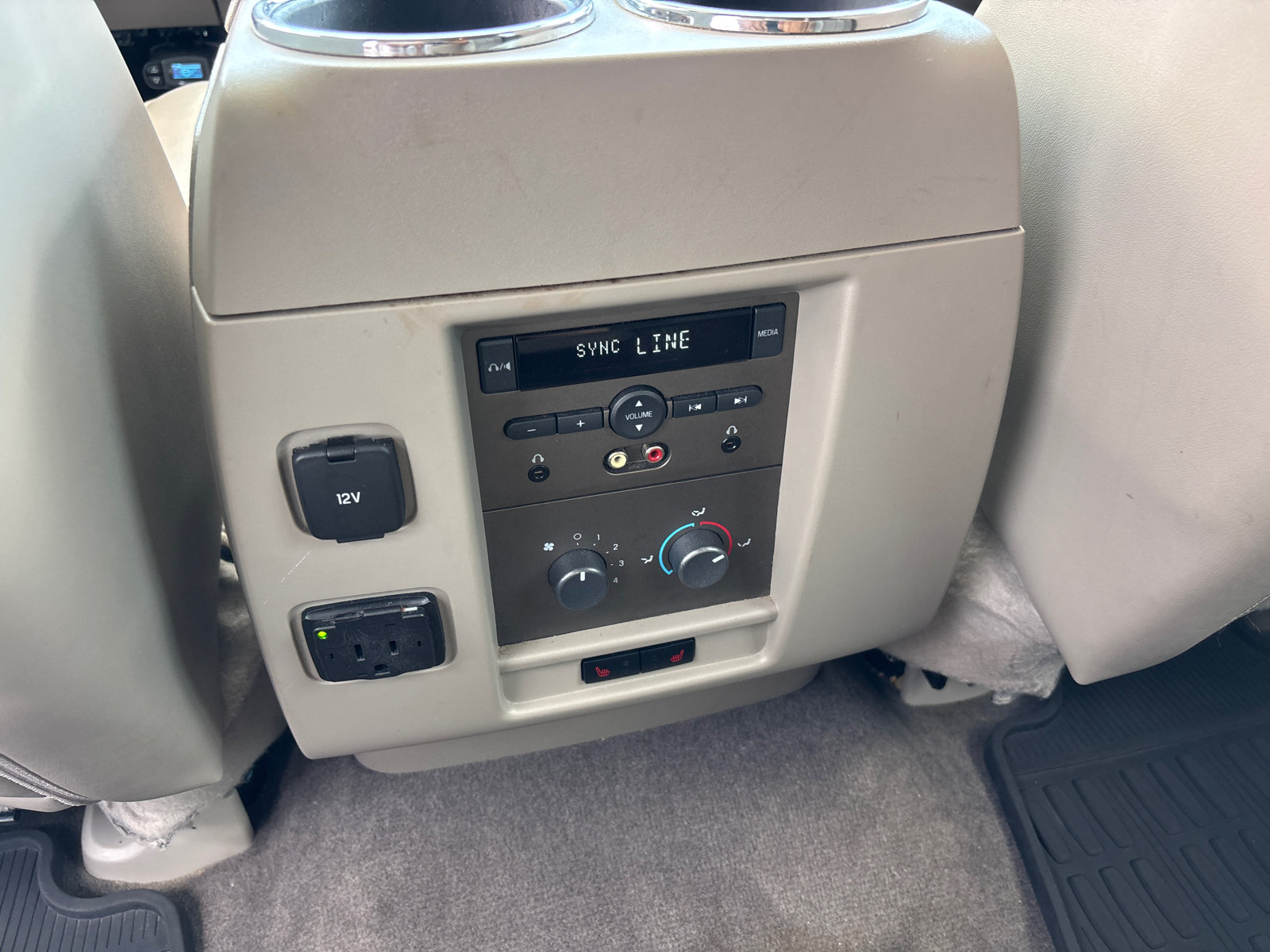 Used 2014 Lincoln Navigator L 4WD image 31