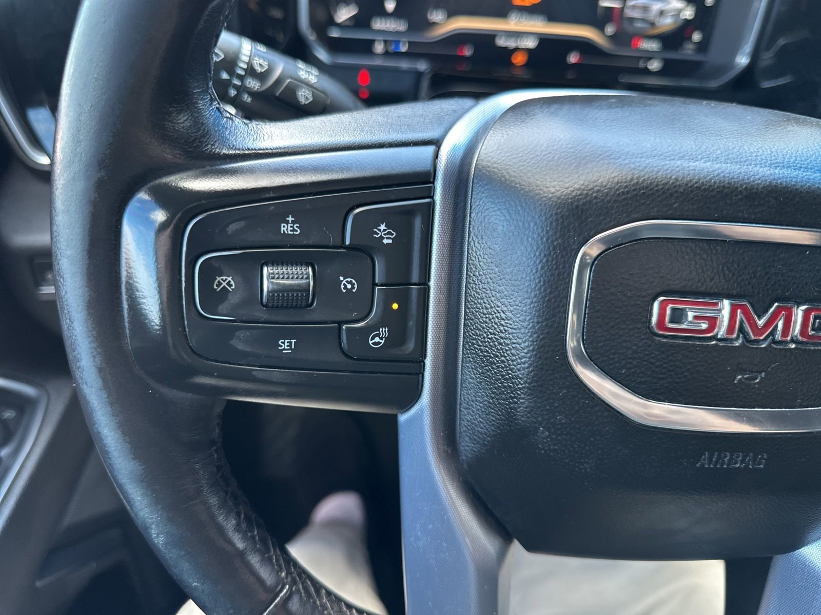 Used 2022 GMC Sierra 1500 SLE image 26