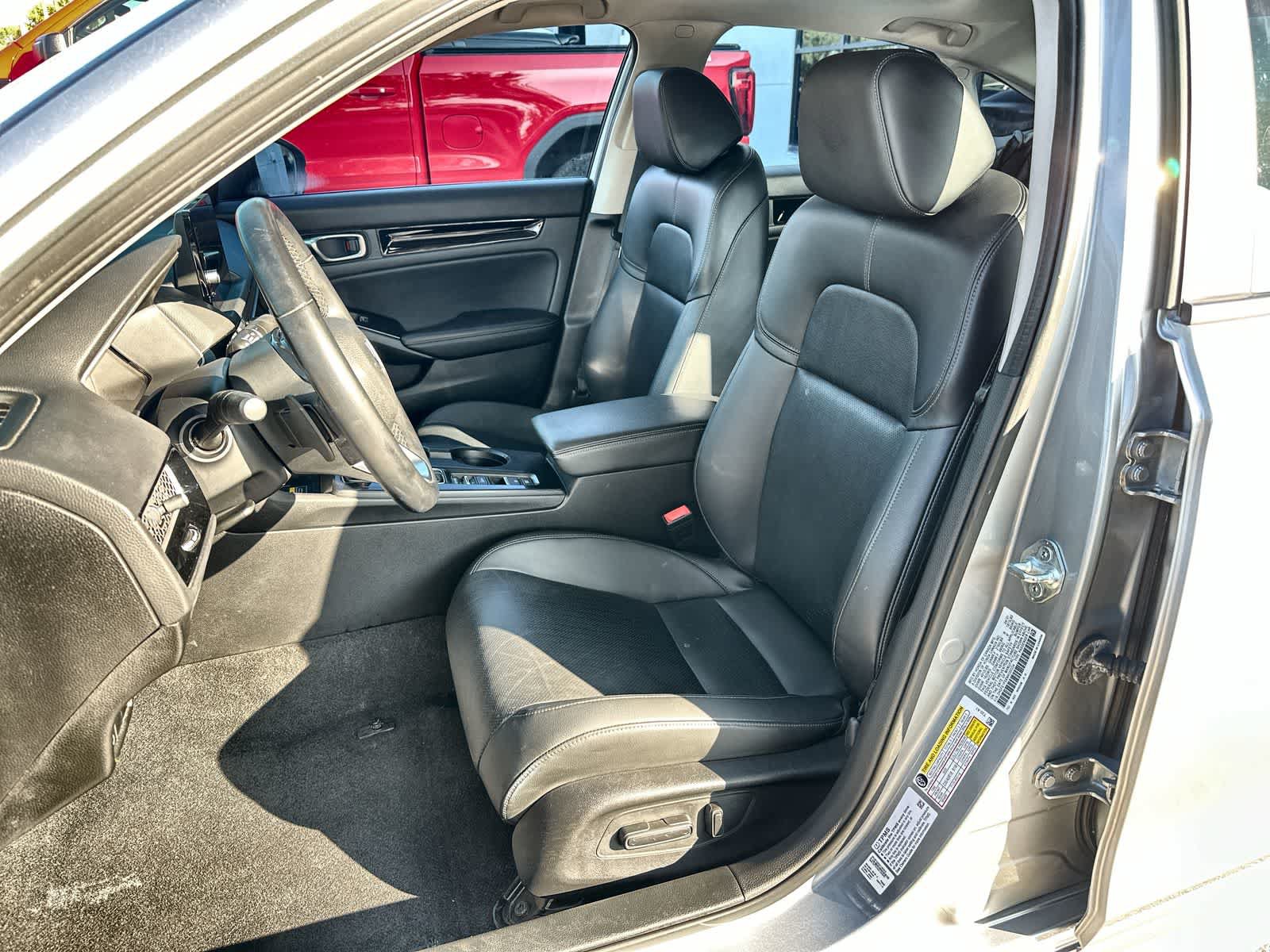 Used 2022 Honda Civic Touring image 3