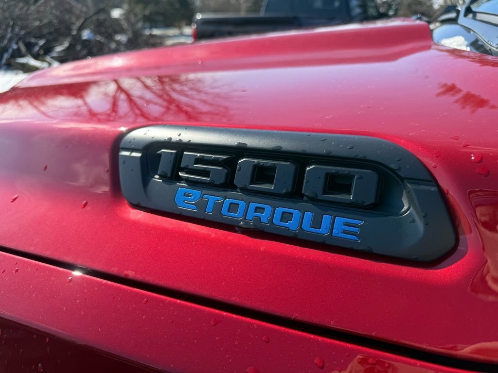 New 2026 RAM 1500 4x4 Crew Cab image 8
