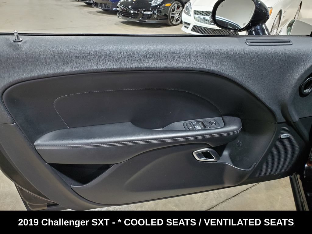 Used 2019 Dodge Challenger SXT w/ Plus Package RWD image 8
