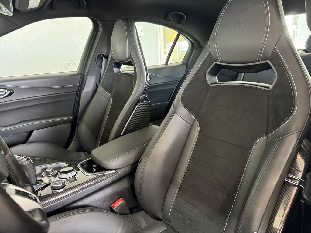 Used 2020 Alfa Romeo Giulia Quadrifoglio image 26