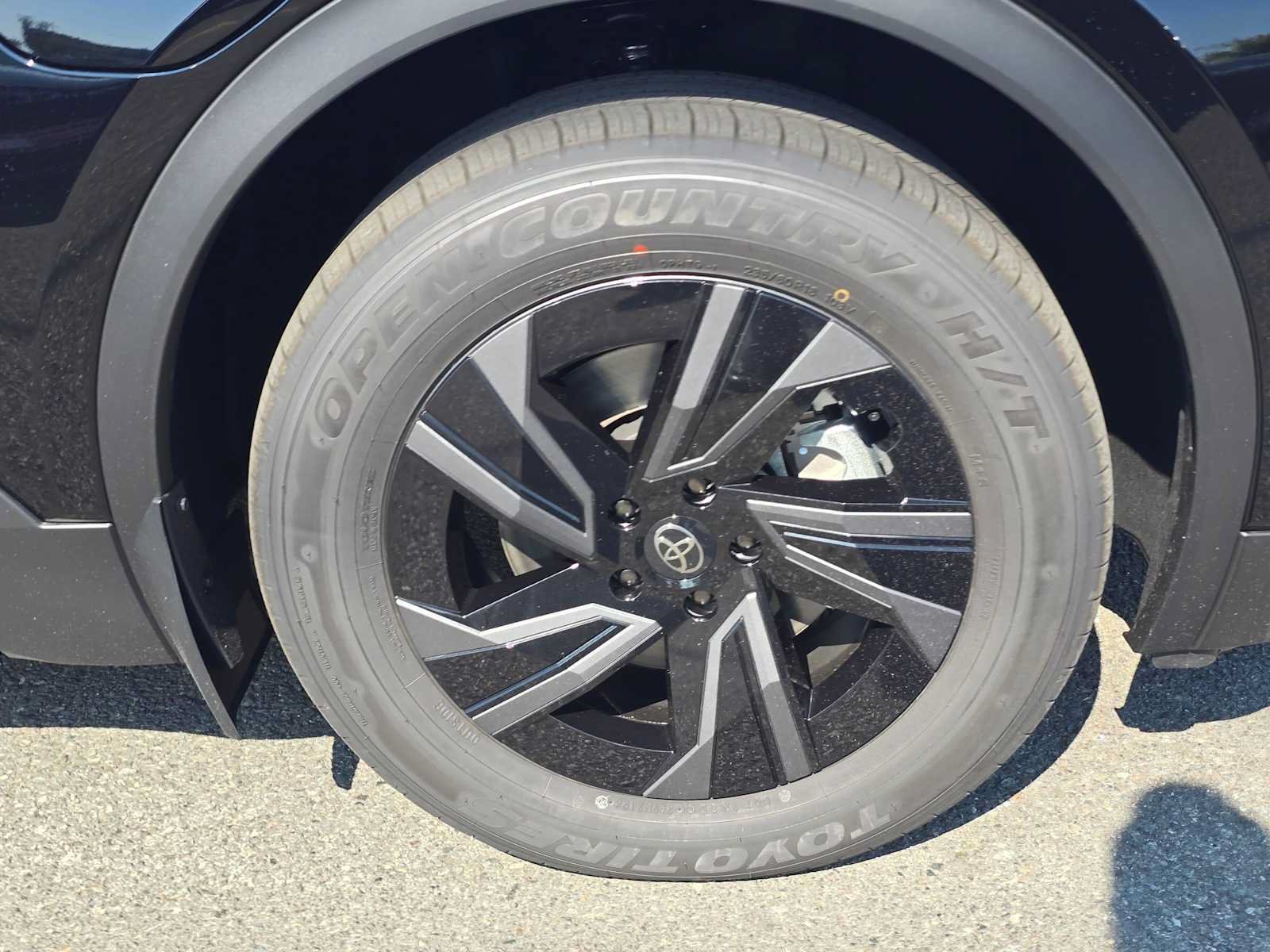 New 2026 Toyota C-HR AWD/4WD image 9
