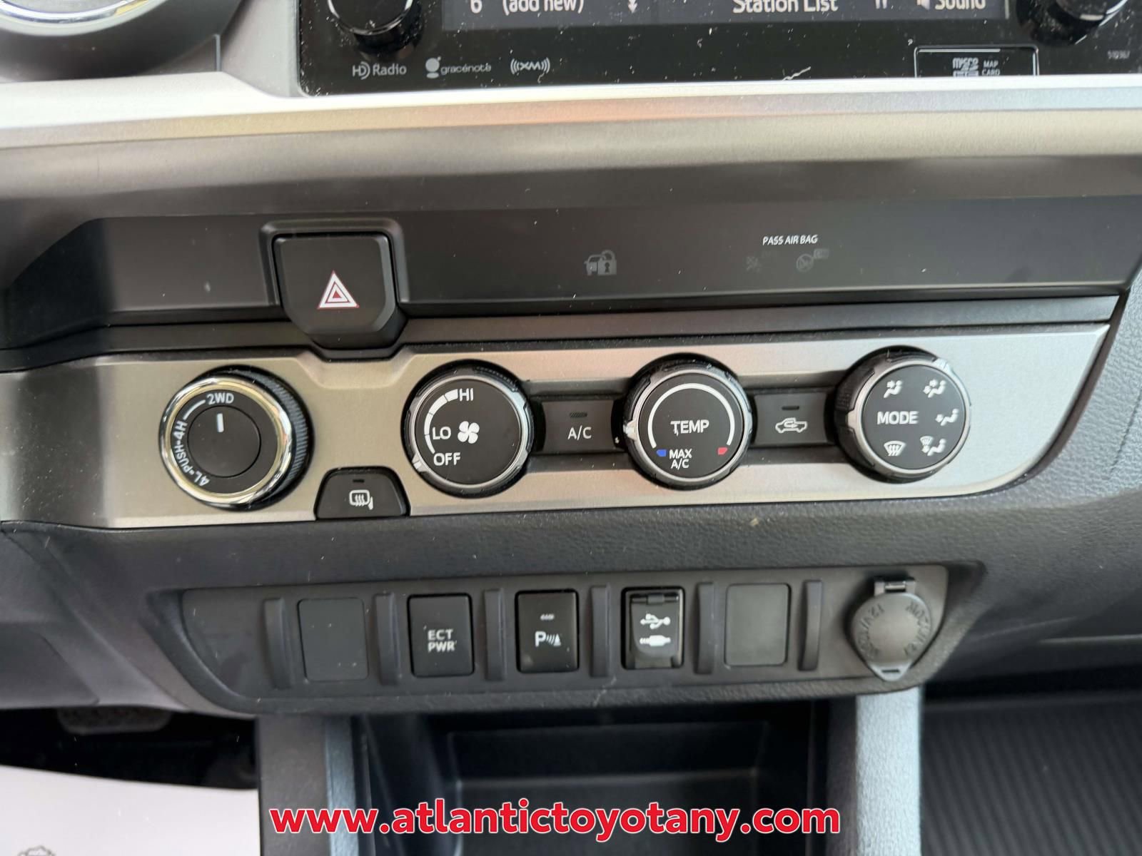 Used 2019 Toyota Tacoma SR5 AWD/4WD image 26