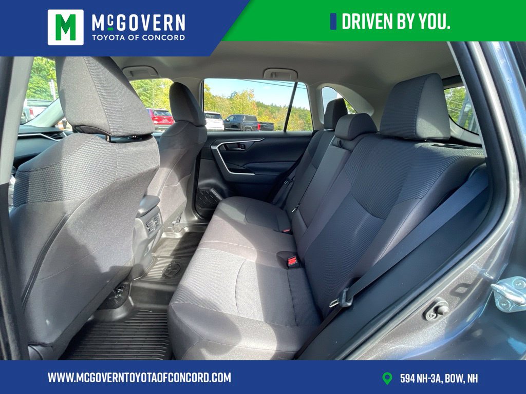 Used 2024 Toyota RAV4 LE AWD/4WD image 16