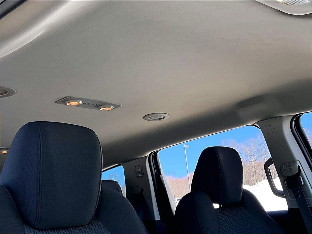 Used 2012 Chevrolet Traverse LT image 19