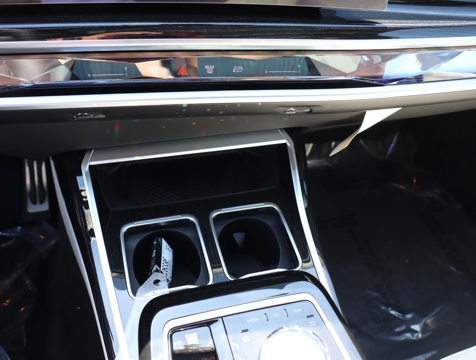 New 2026 BMW 750e xDrive w/ Executive Package image 24