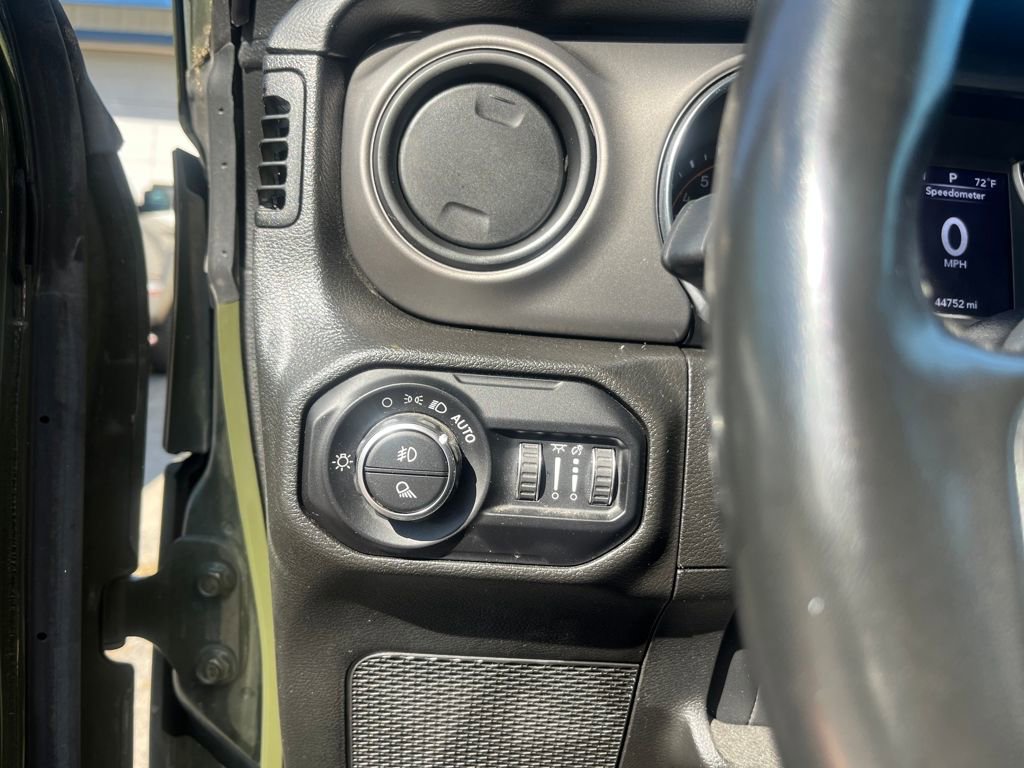 Used 2022 Jeep Gladiator Sport image 17