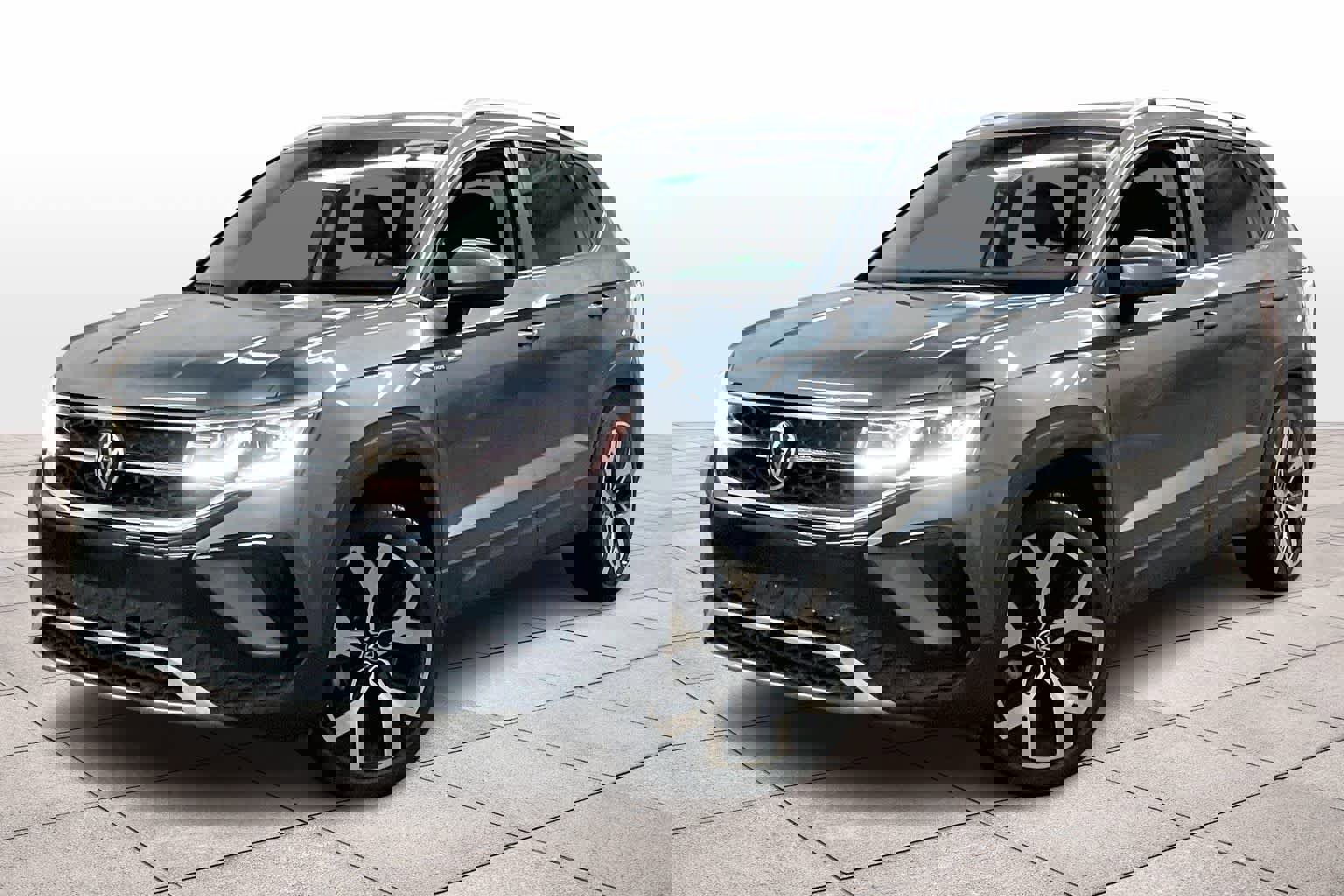 Used 2022 Volkswagen Taos SEL image 1