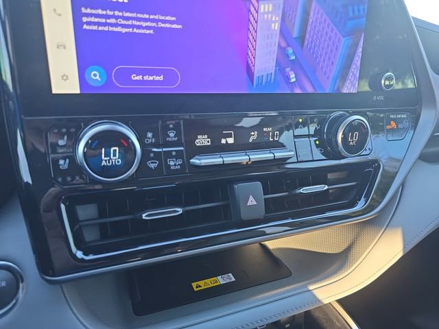 Used 2023 Toyota Highlander Limited image 25