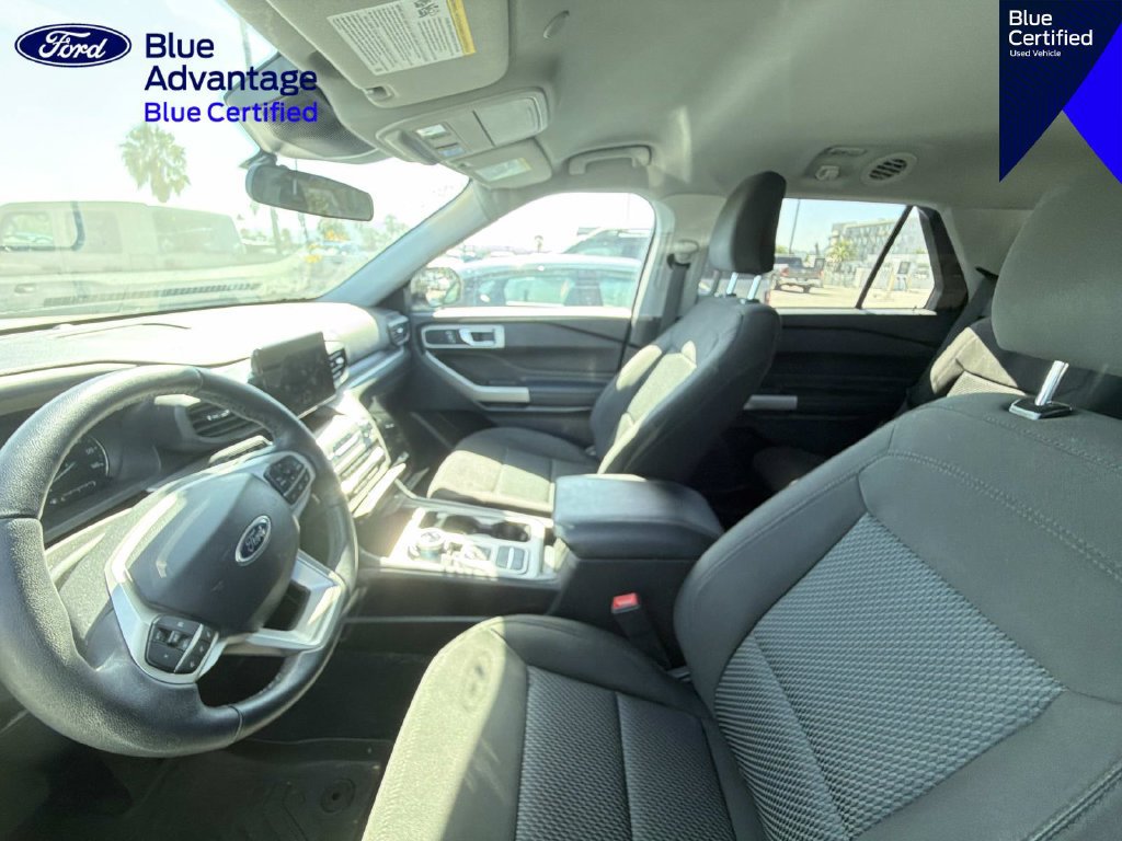Used 2024 Ford Explorer XLT RWD image 8