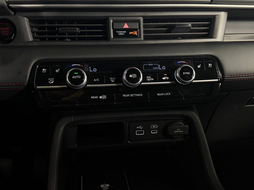 Used 2025 Honda Pilot Black Edition image 19