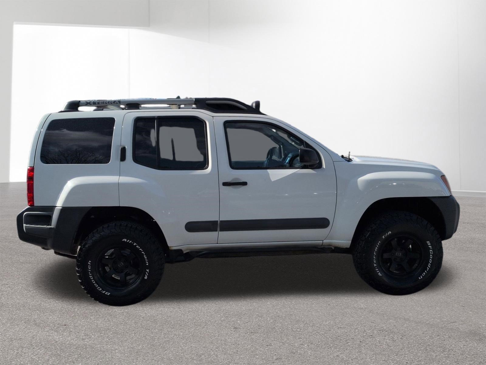 Used 2014 Nissan Xterra PRO-4X w/ Pro-4x Leather Package image 4