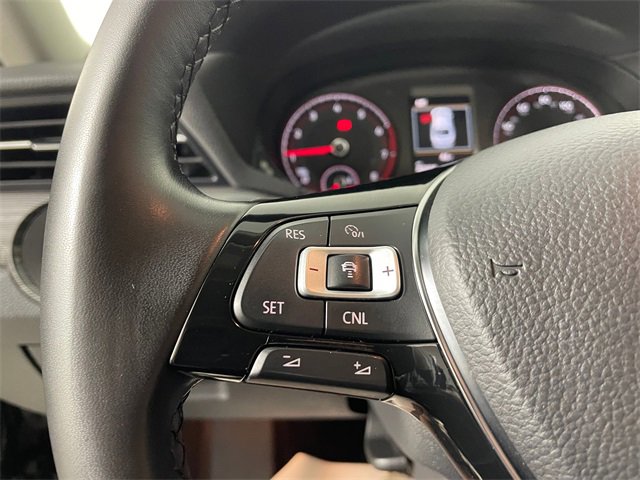 Used 2020 Volkswagen Passat 2.0T R-Line image 11