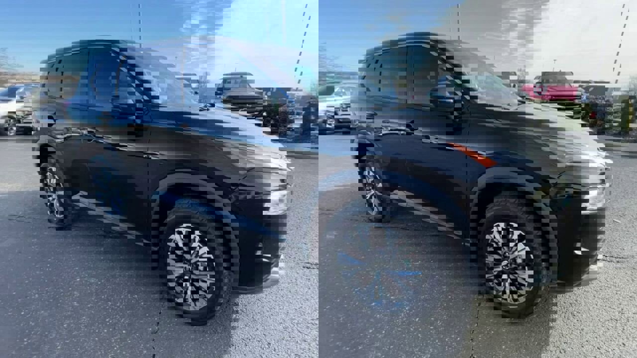 Used 2021 Nissan Rogue SV image 7