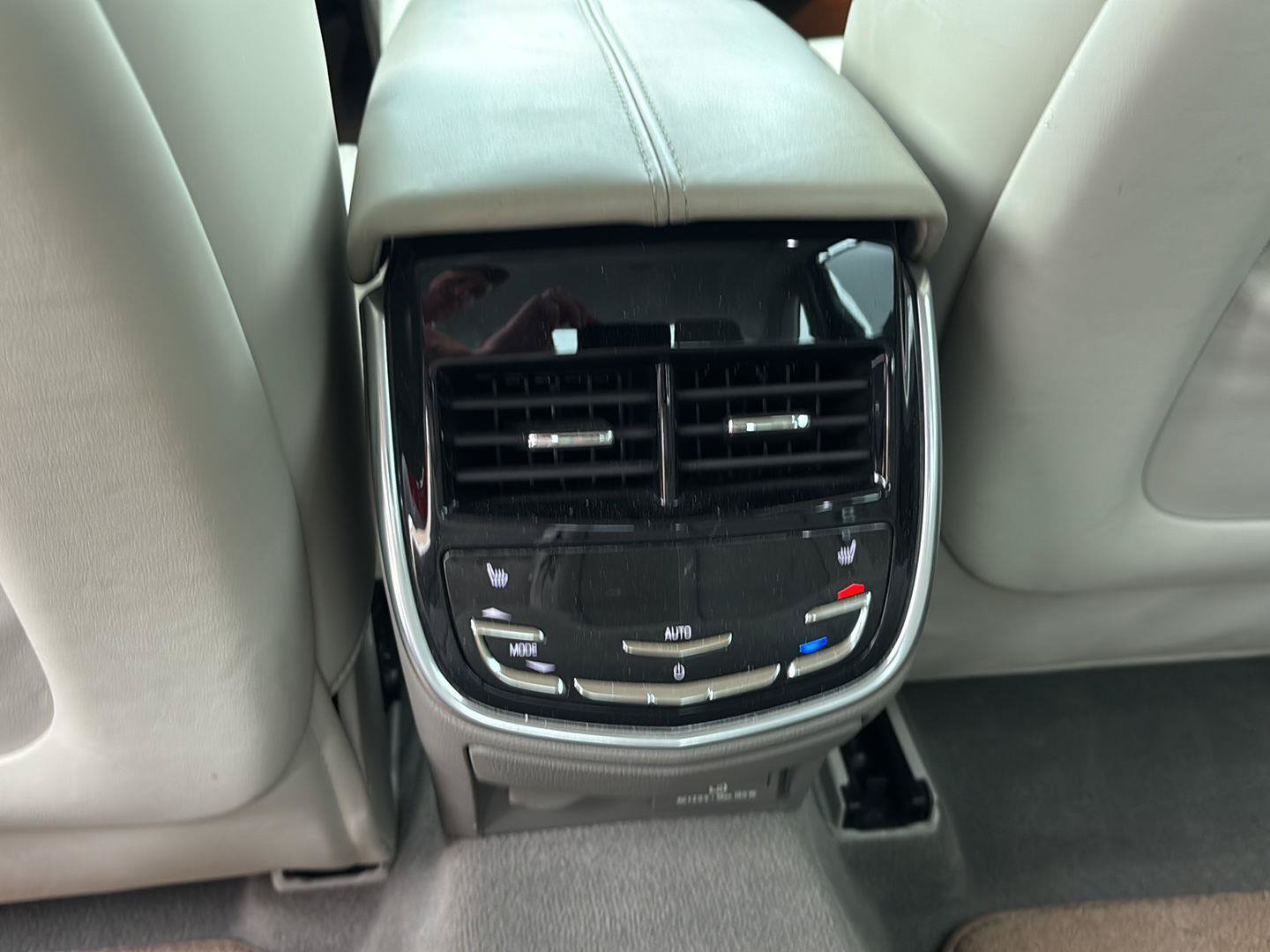 Used 2014 Cadillac XTS Platinum AWD/4WD image 21