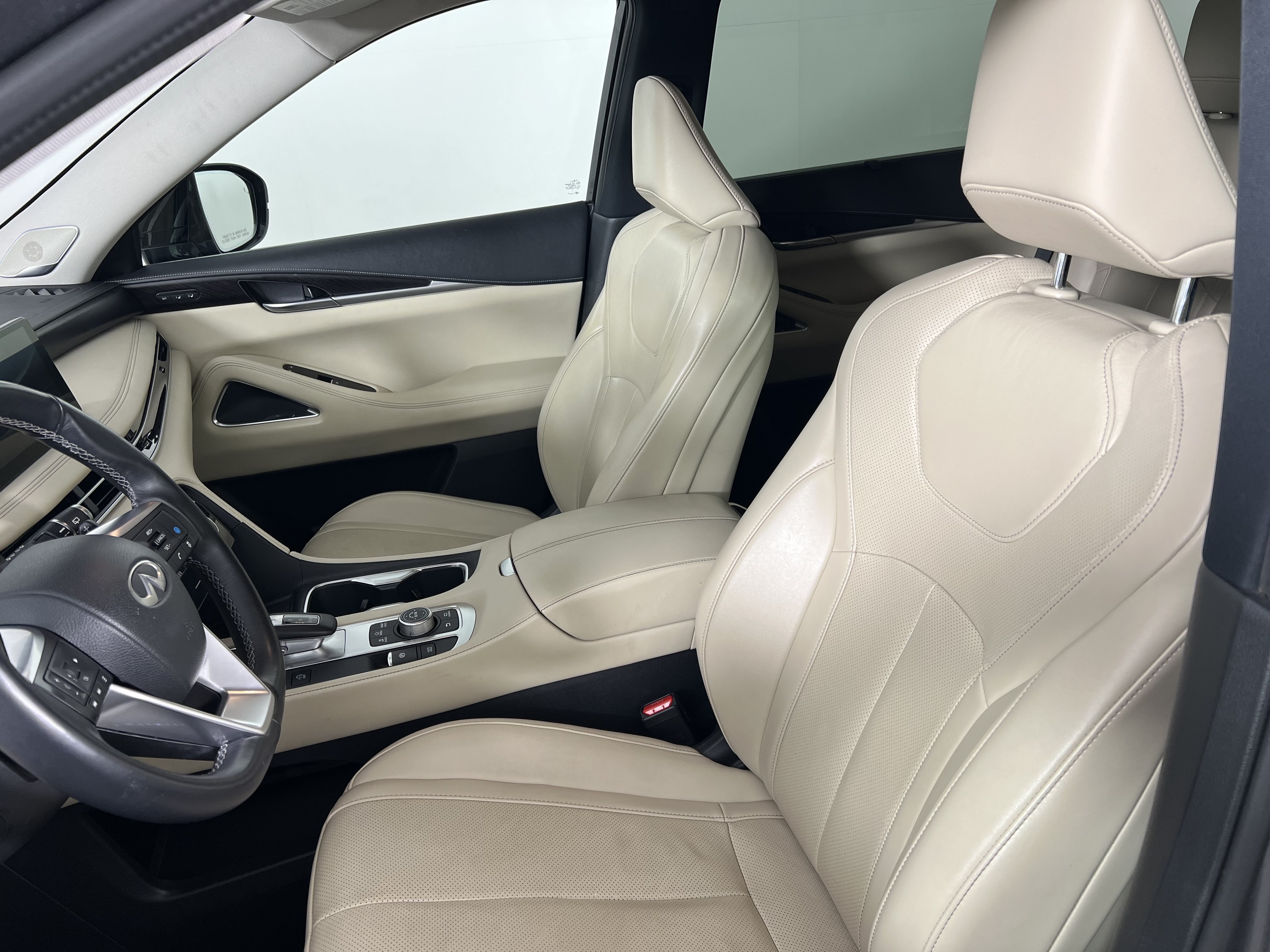 Used 2023 INFINITI QX60 Sensory w/ Cargo Package AWD/4WD image 16