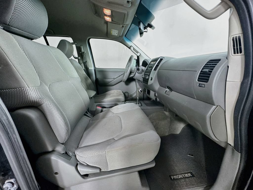 Used 2012 Nissan Frontier SV w/ SV Premium Utility Pkg RWD image 30