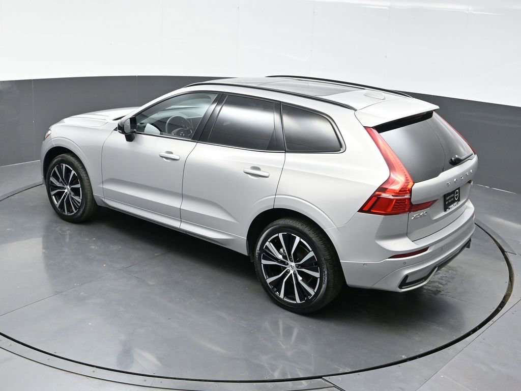 Used 2025 Volvo XC60 B5 Plus image 30