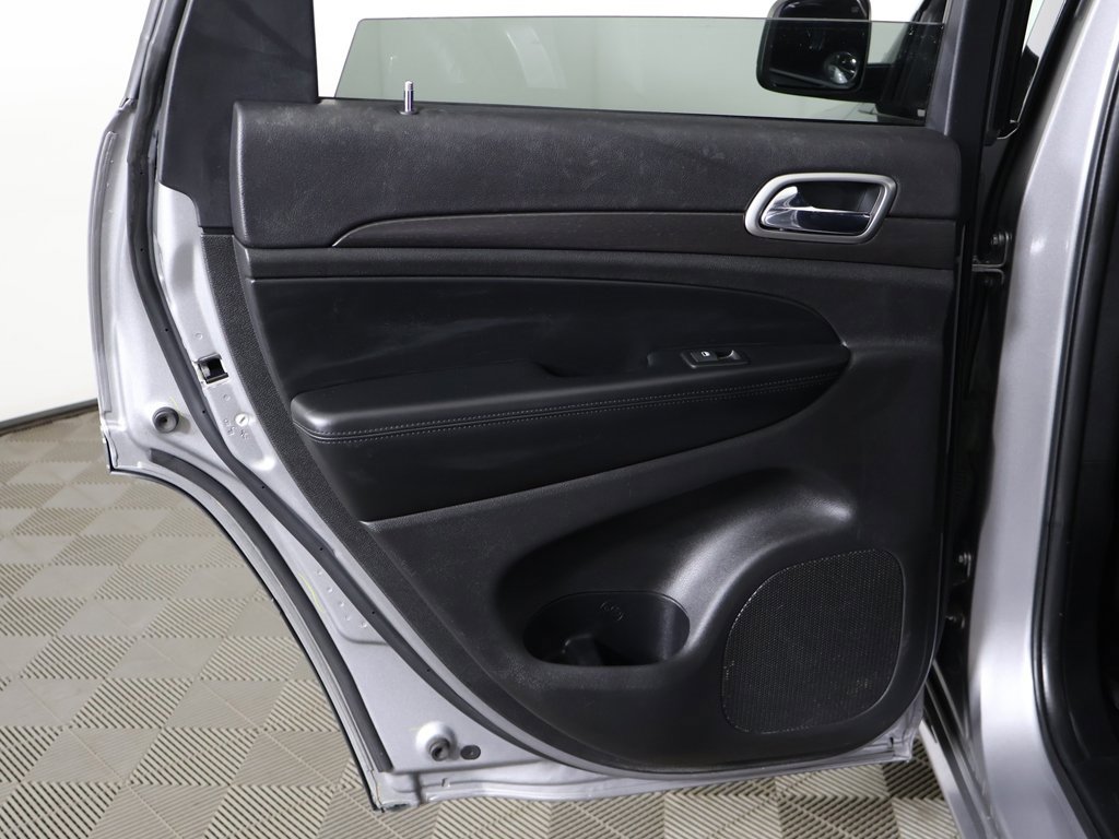 Used 2017 Jeep Grand Cherokee Altitude image 25